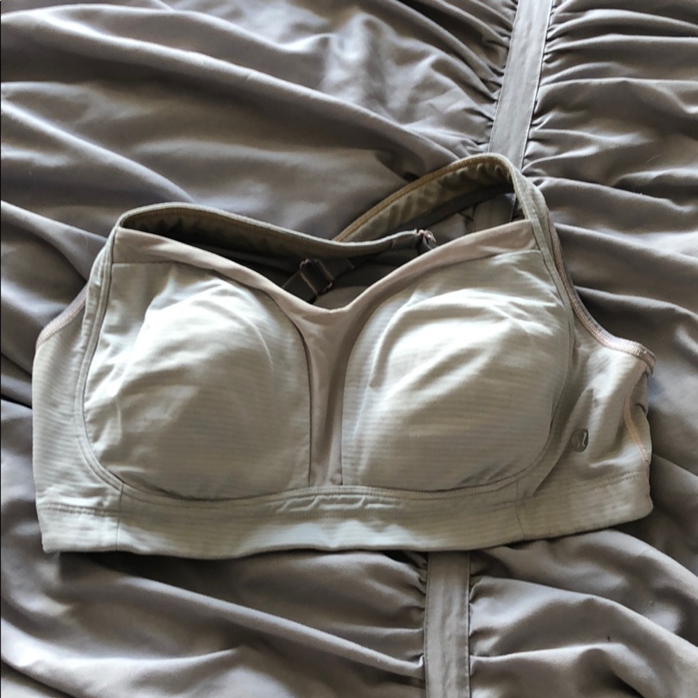 Lululemon 🍋 Tata tamer ii 34DD